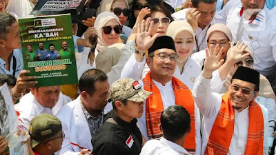 Ridwan Kamil - Suwono resmi mendaftar calon Gubernur DKI